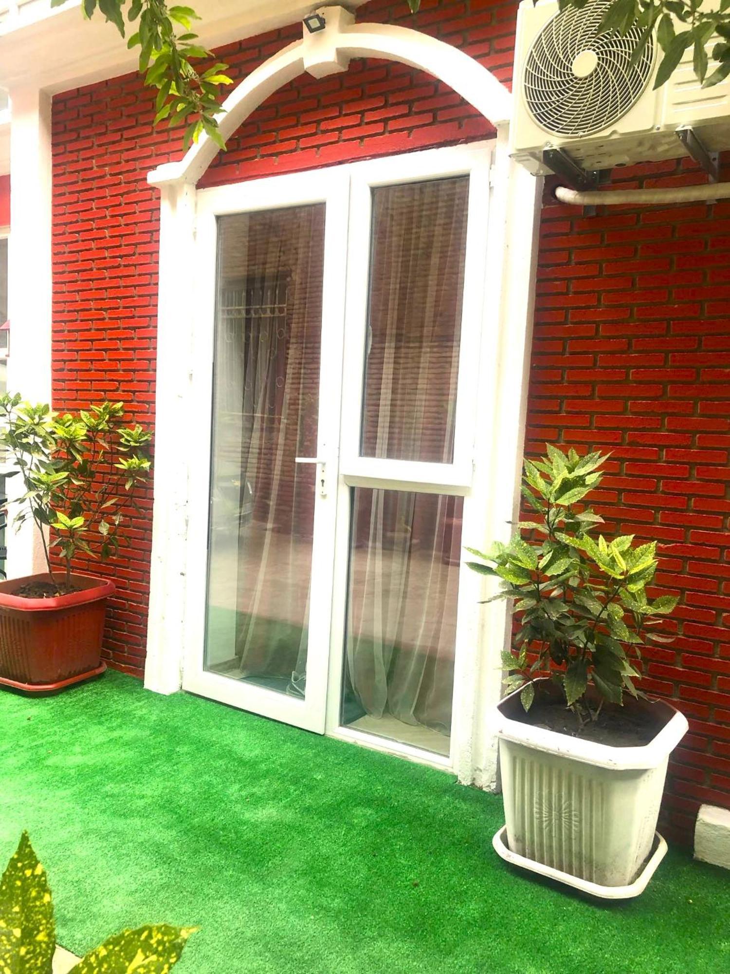 Style With Courtyard Апартаменты