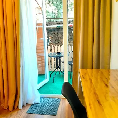 Style Apartment With Courtyard Тбилиси Номер фото