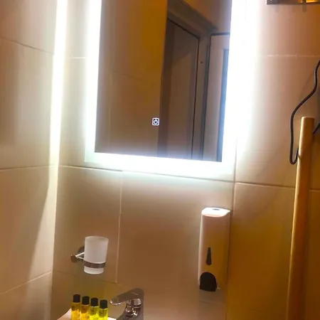 Style Apartment With Courtyard Тбилиси Экстерьер фото