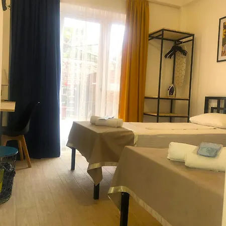 Style Apartment With Courtyard Тбилиси Экстерьер фото