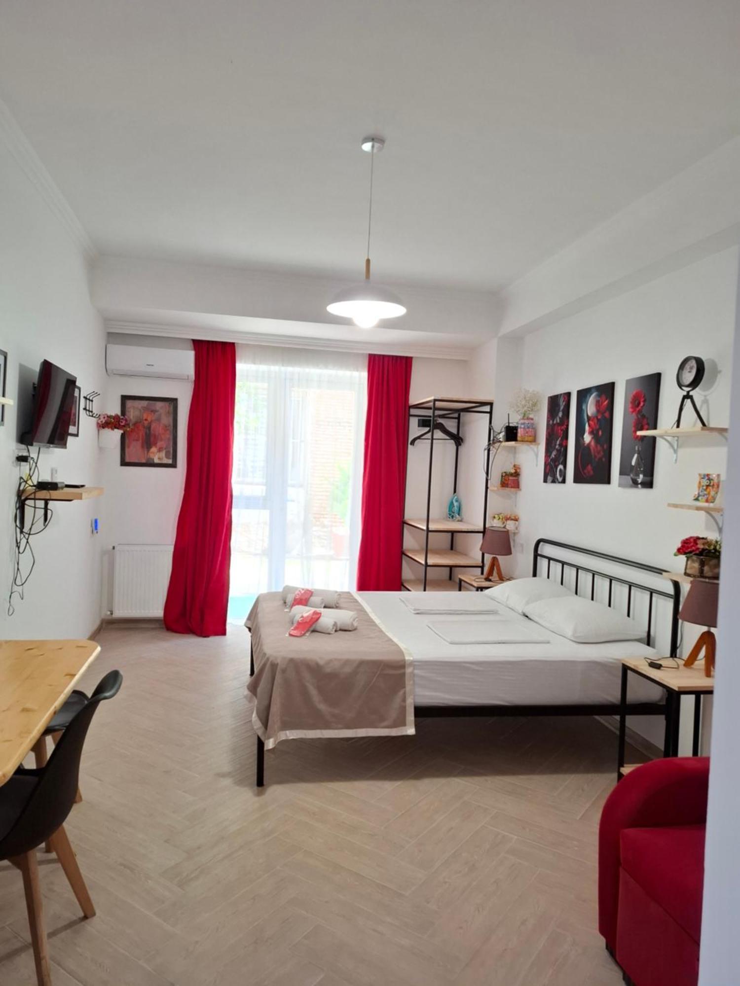 Style With Courtyard דירה *